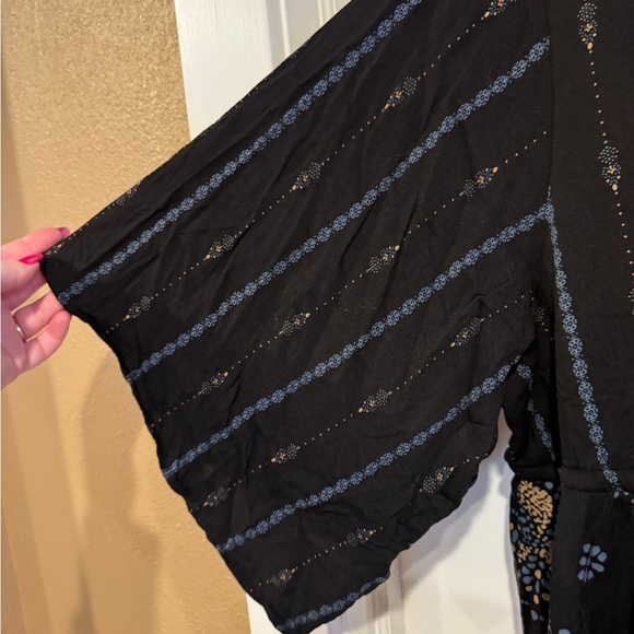 Torrid Flowy Blouse - Picture 3 of 7